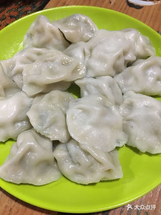 桥头排骨位于市中心最繁华的地方花漾城负一