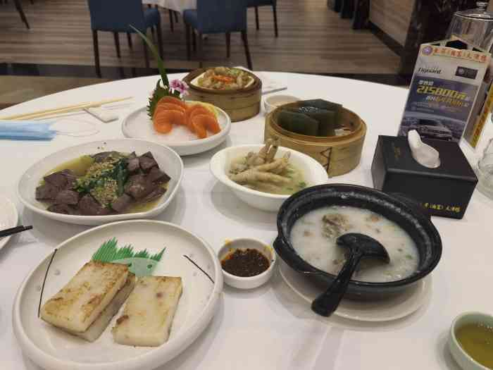 东升(国宴)大酒楼"餐厅好像是新装修的,就餐环境很好,空调开.