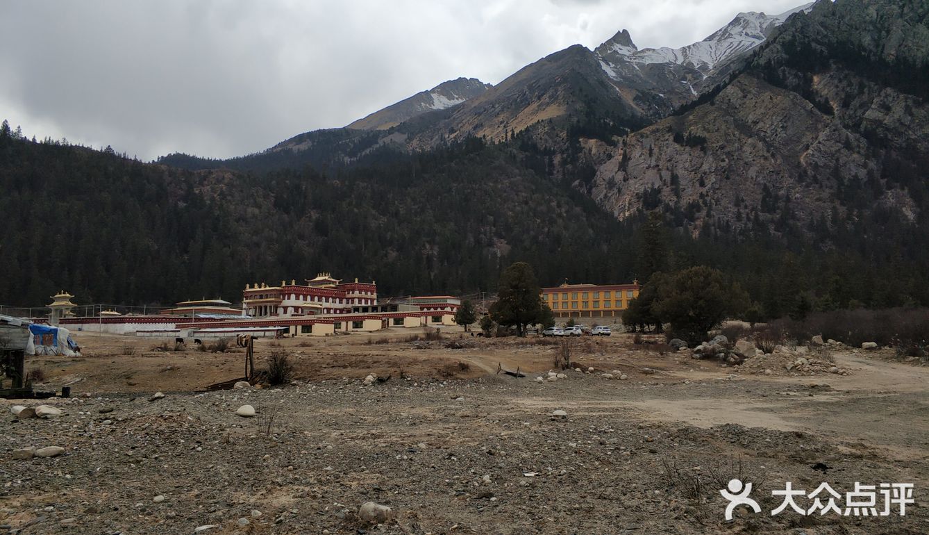 去格聂神山一定要去冷古寺冷古寺有两个一个老的