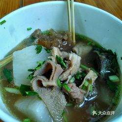 牛小肚