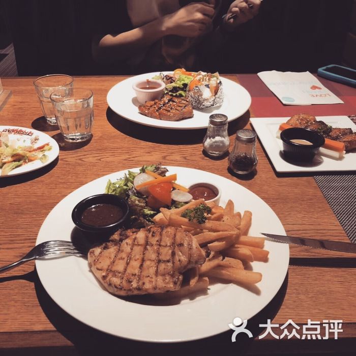 纽约客美式餐厅