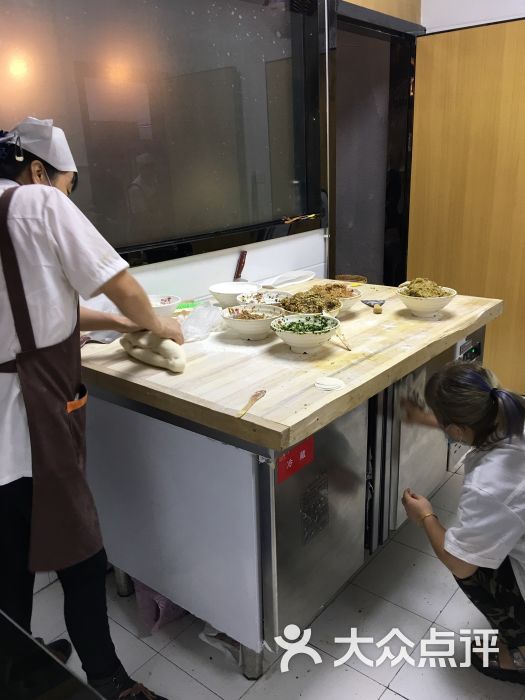 四海八荒饺子馆透明厨房图片 - 第5张
