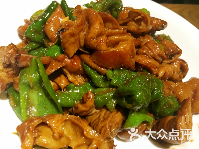 拐弯辣椒炒肥肠