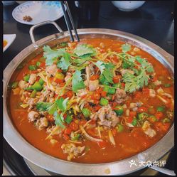 蓉姥爷盆盆菜八一路店