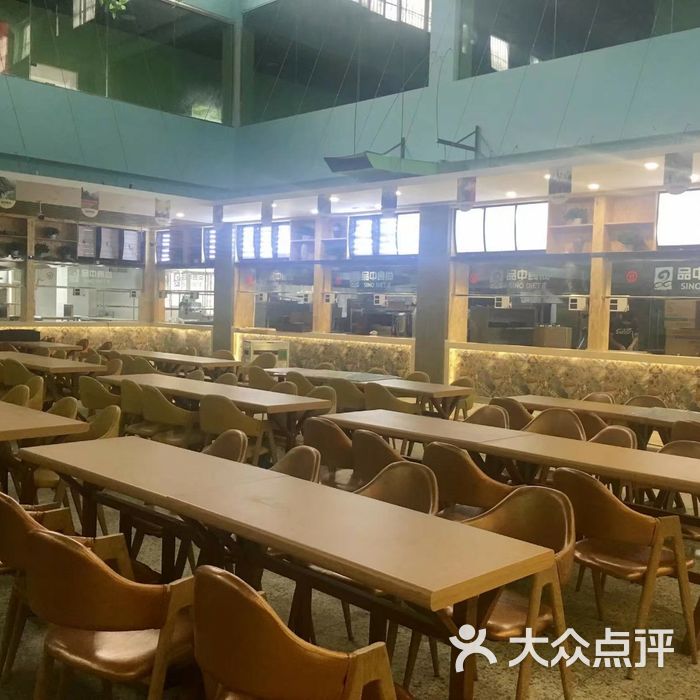 武汉理工大学北七食堂