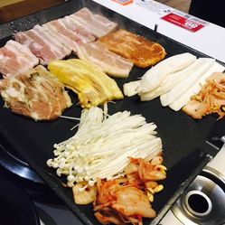 八色烤肉人均_烤肉拌饭图片