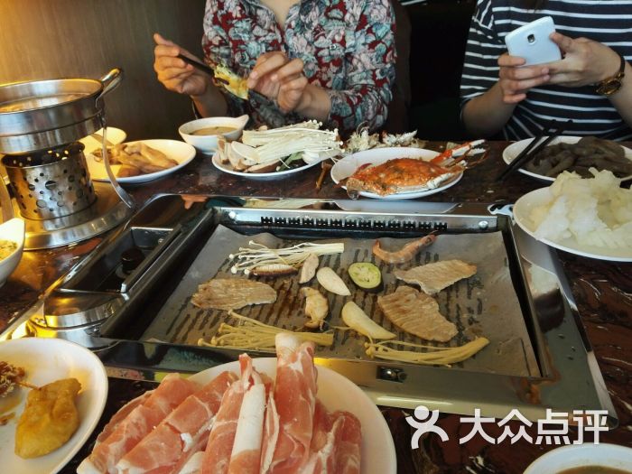 皇冠海鲜火锅自助晚餐_339海鲜自助火锅图片_海鲜火锅自助(4)