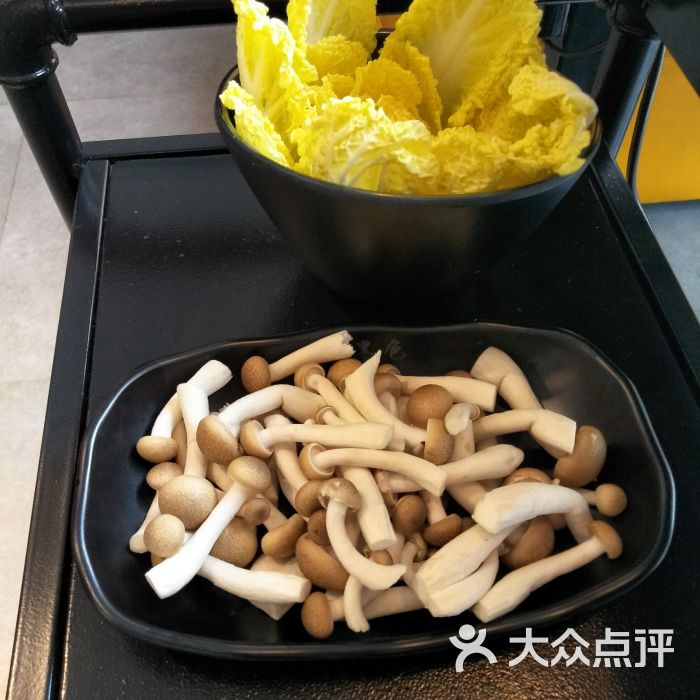 天水墨色鲜牛肉火锅蟹味菇图片 - 第17张