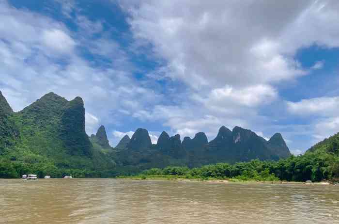 桂林兴坪漓江(20元人民币背景)-"为了看这个景点,也是