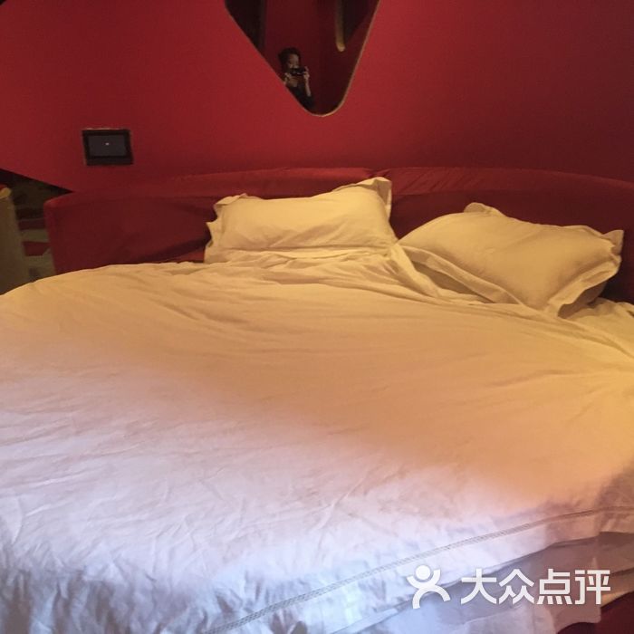 万爱情侣主题酒店