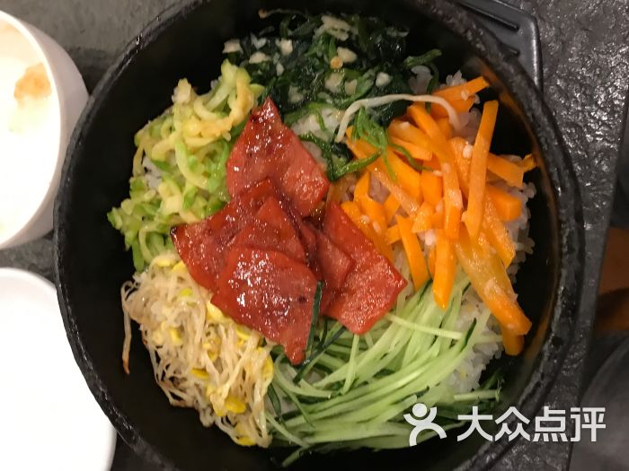 延吉全州拌饭(长春第一分店)培根石锅拌饭图片 - 第1张