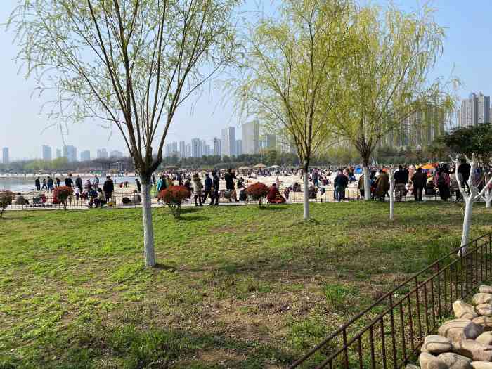 滨湖塘西河公园"为了证明下不止是个吃货,也来写个游玩的点.
