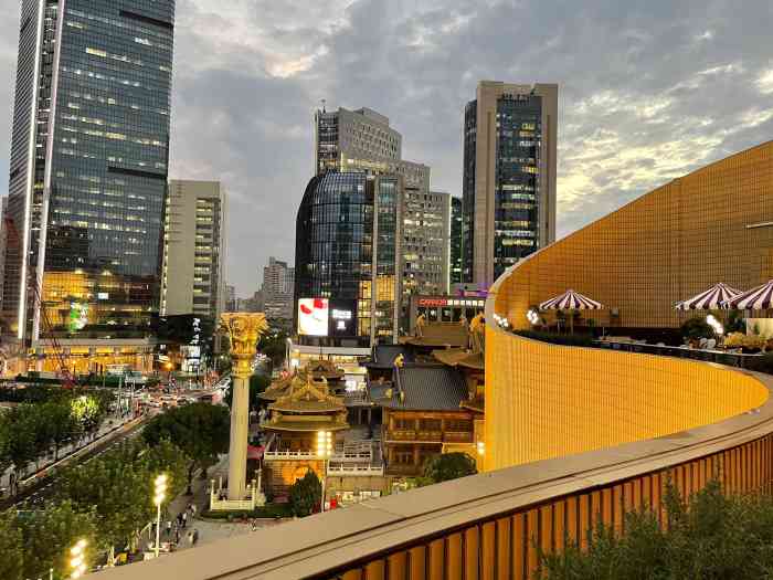 久光露台terrace&view看得到风景的天台(久光静安寺店"看到推文一直