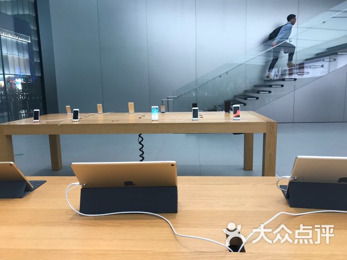 apple(湖滨银泰in77店)图片 - 第10张