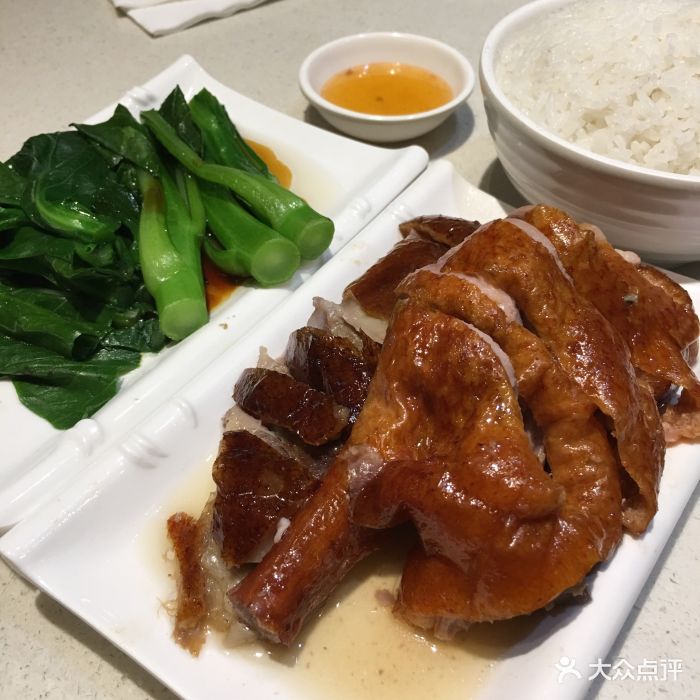 香港新发烧腊茶餐厅(水围店)烧鸭烧鹅双拼饭图片