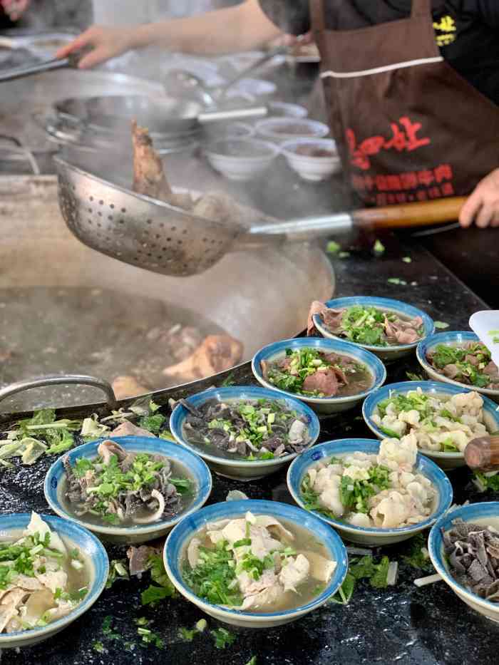 冯四娘跷脚牛肉·非物质文化遗产传承店"最近很火的翘脚牛肉 不腻