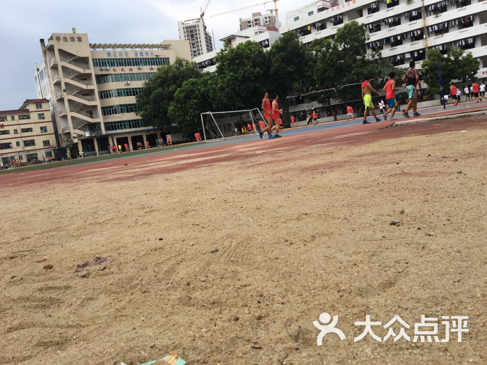 化州市第三中学图片 第3张