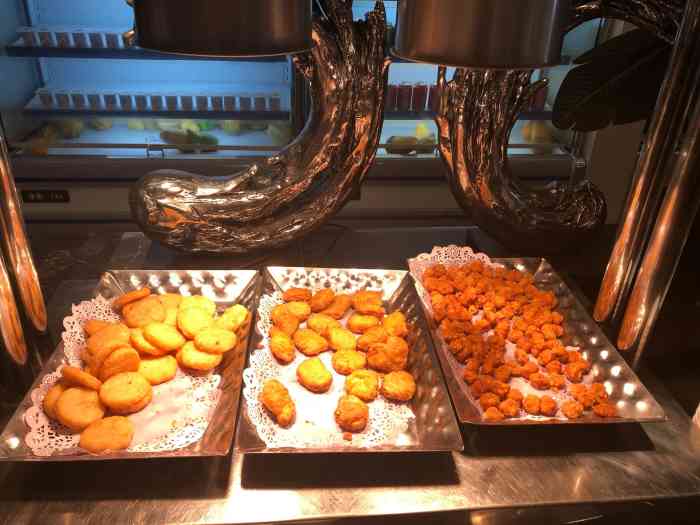 湖滨国际大酒店-"自助餐厅人少安静,用餐环境不错,.
