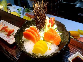 寿司手握教学 -bhhdjJVMTqXfhsSnYr0yVdmYg_WzFamEu6ysRzw2HUC2UCp51KqgSr6bSkc3AtIbKcq9vnEaGy3xLEf-_v_oA.jpg