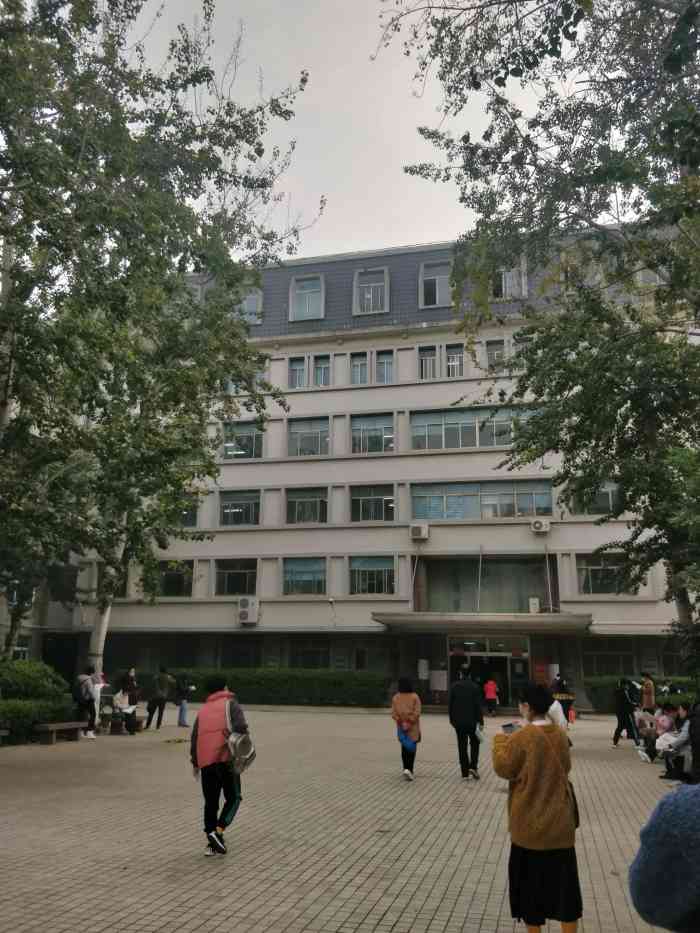 济南职业学院(舜耕校区)-"想开车去考试,学校门外有.