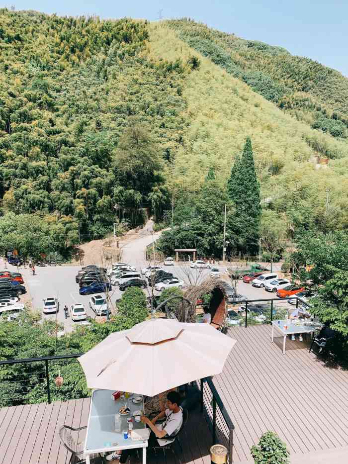 寻味餐厅-"这家店在半山腰上,还有彩虹96步道噢!菜.