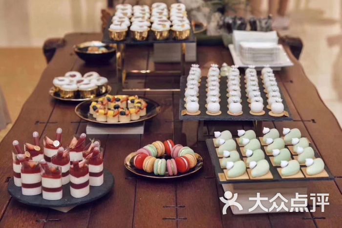 金雨典女装会所