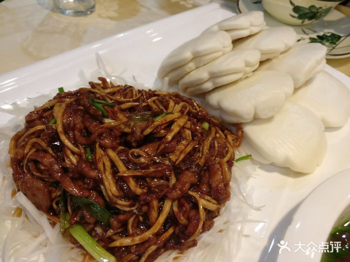 京酱肉丝夹饼