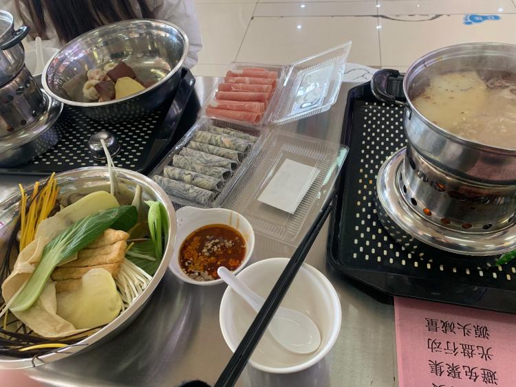 上海政法学院-学生餐厅-"二食堂冬日小火锅永远的神我