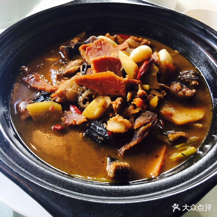 莲餐厅·湖北菜(中山公园店)腊肉焖鳝鱼图片 第1张