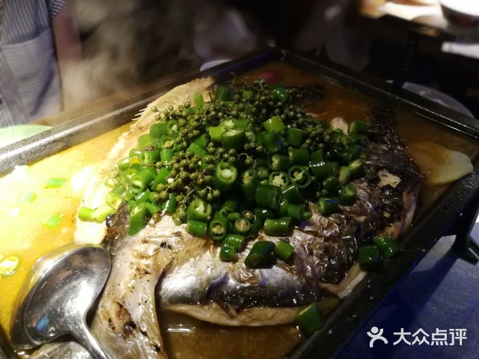 探鱼·鲜青椒爽麻烤鱼(福田绿景虹湾店)鲜青椒味烤青江鱼图片