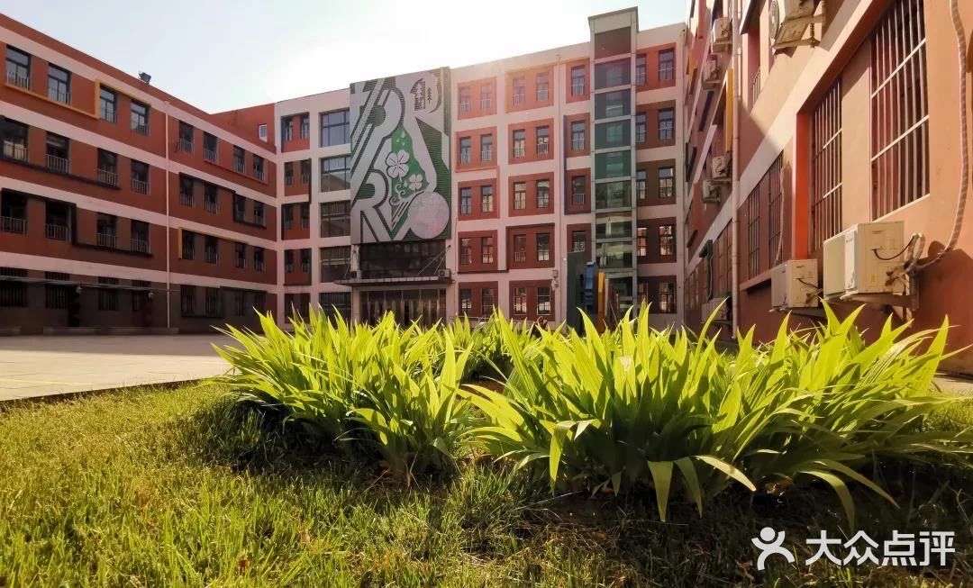 芳草地国际学校(双花园校区)图片