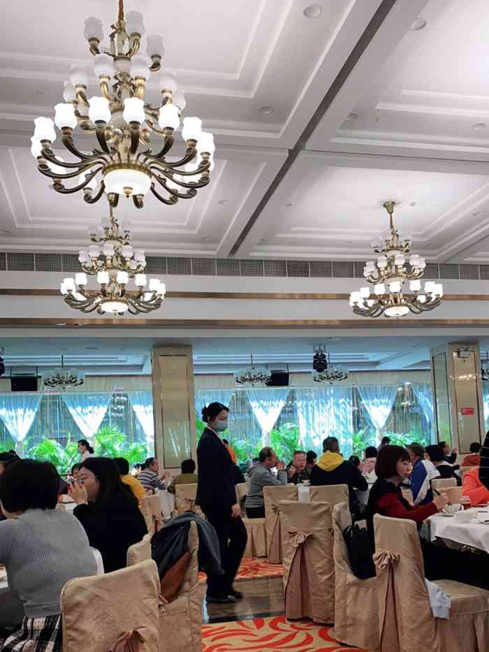 华丽宫大酒楼-"今天中午我们一家人来这里吃饭,这里环境和.