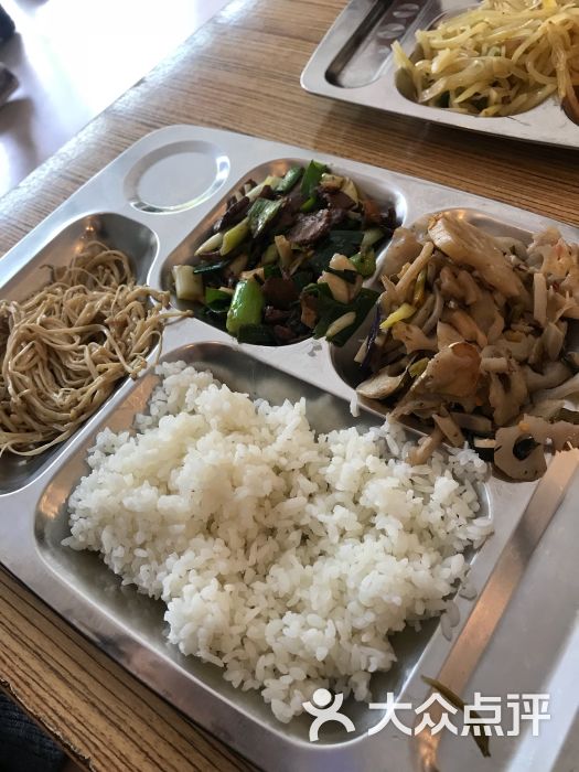 云南经济管理学院二食堂图片 - 第1张