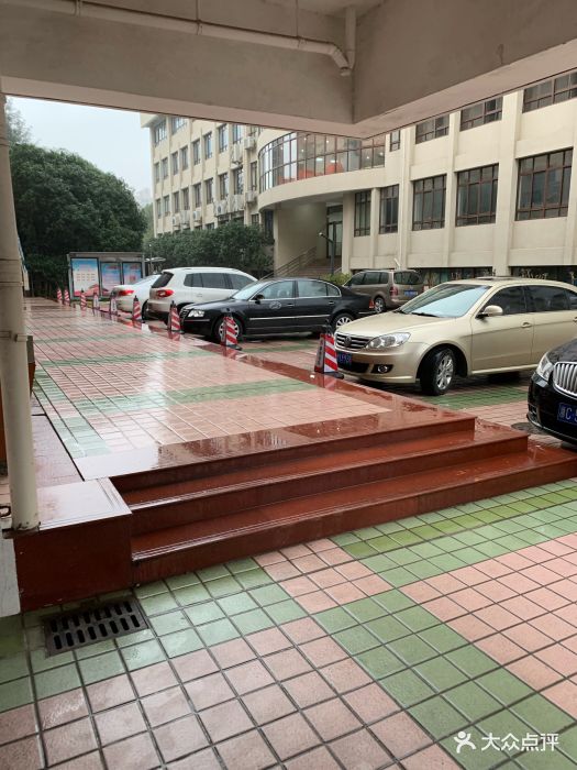 东辉职业技术学校图片