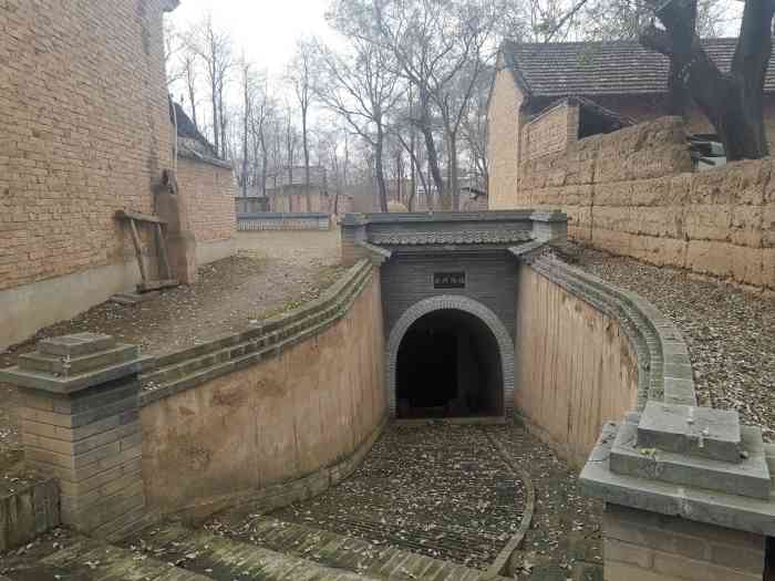 柏社村地坑院