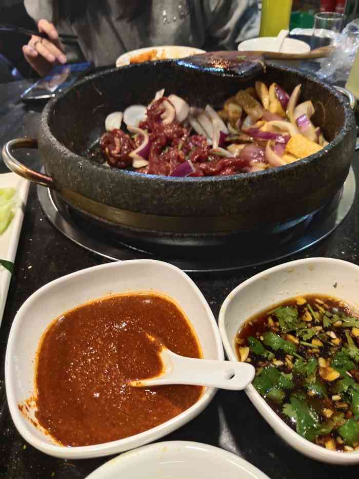 小伙虎坊桥石锅烤肉(七克拉店)