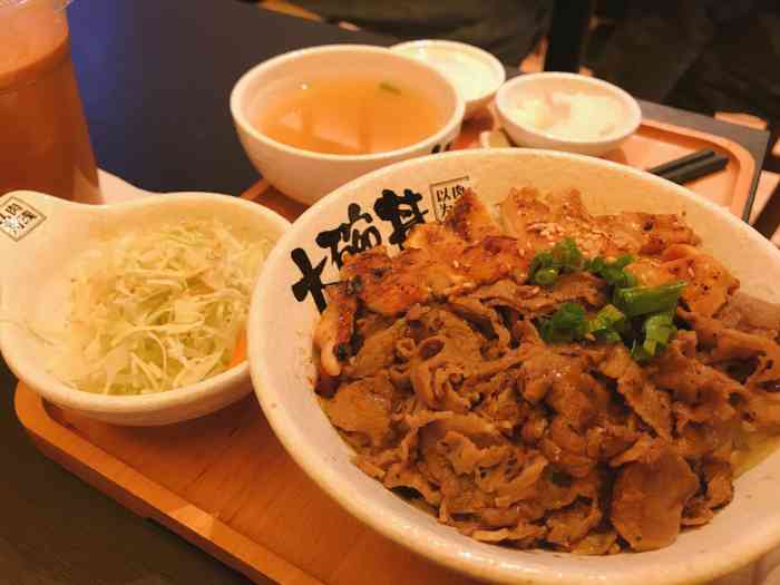 熊吞·大碗丼日式烧肉饭(望京店)