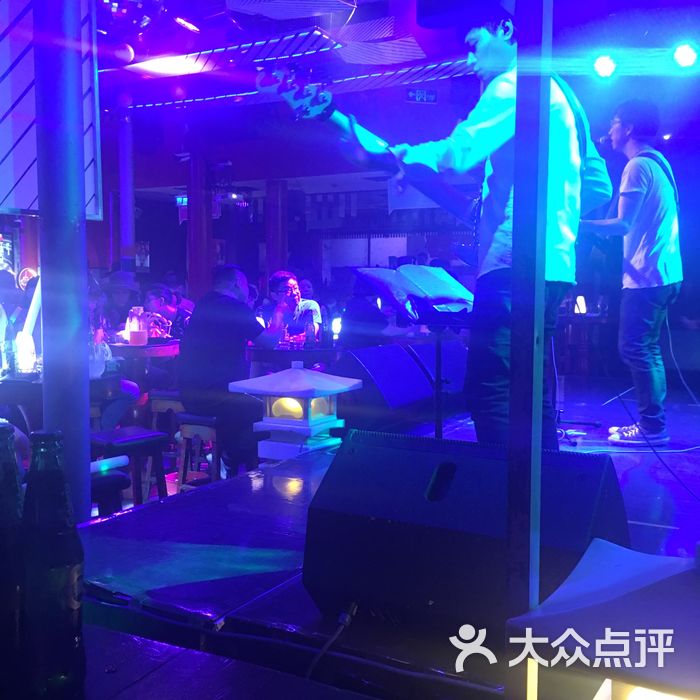 莲花府邸音乐餐酒吧