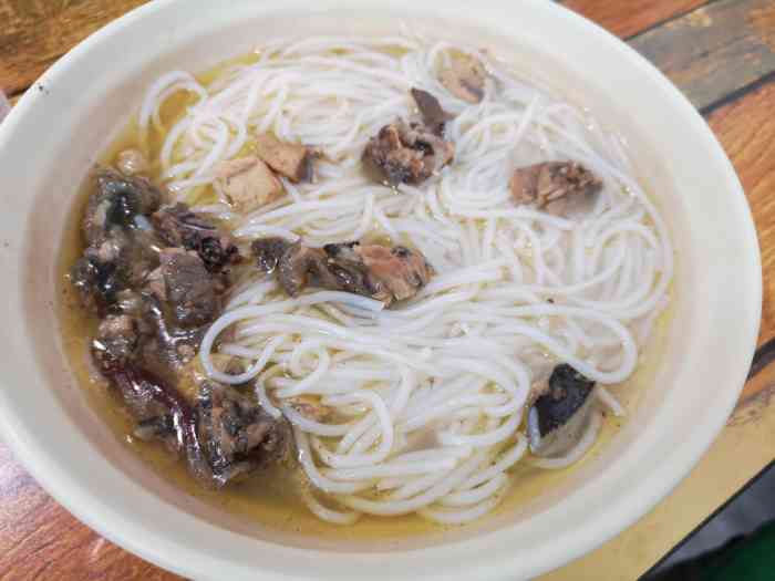 临沧云县土鸡米线-"一家宝藏般的米线店.晚上刚落地就
