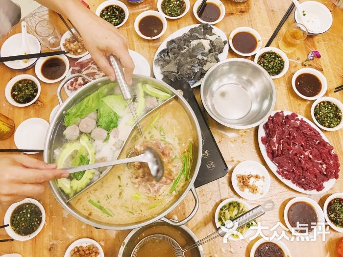 鑫记沙茶牛肉火锅-清汤沙茶双拼锅图片-潮州美食-大众