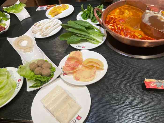 巡山令酸汤牛肉火锅(来福士店)