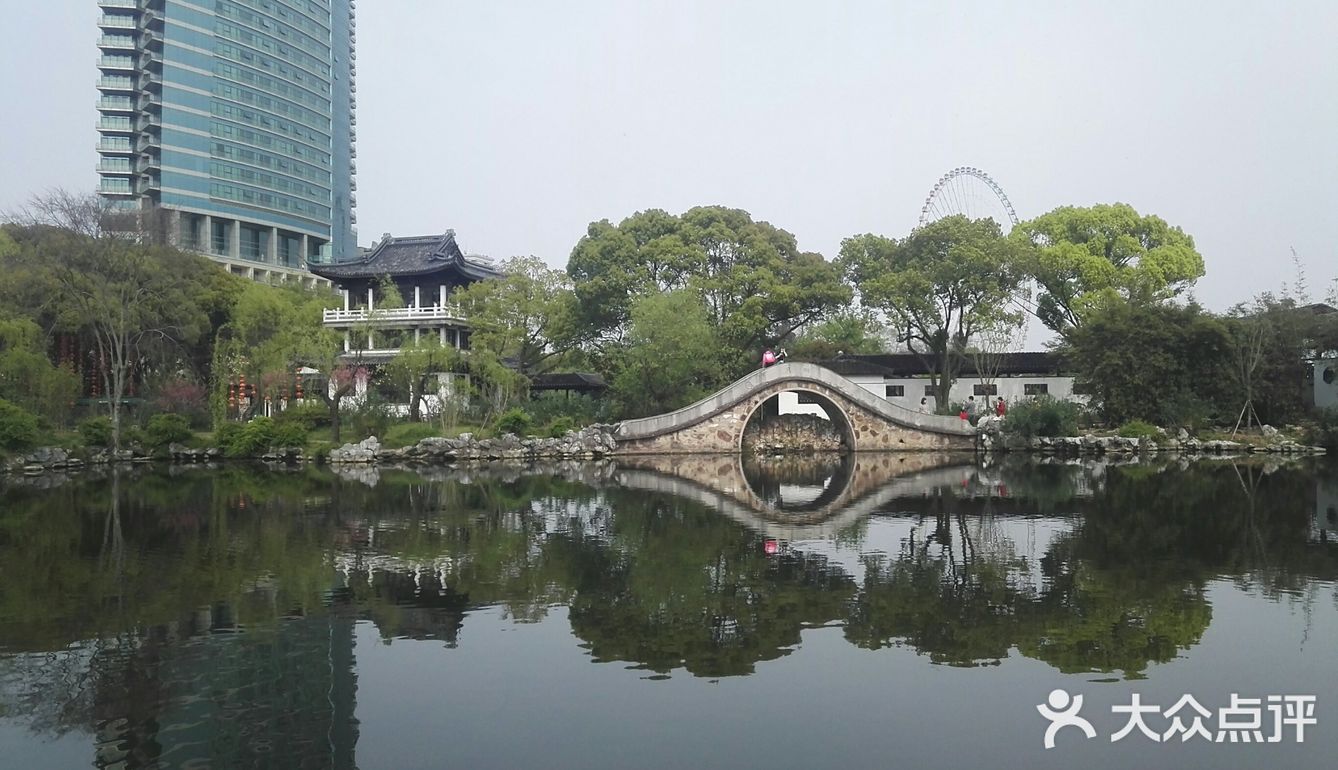 蠡园是无锡的景点园林之一,在蠡湖边上,风景不错