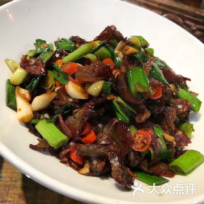 大蒜辣椒炒腊牛肉