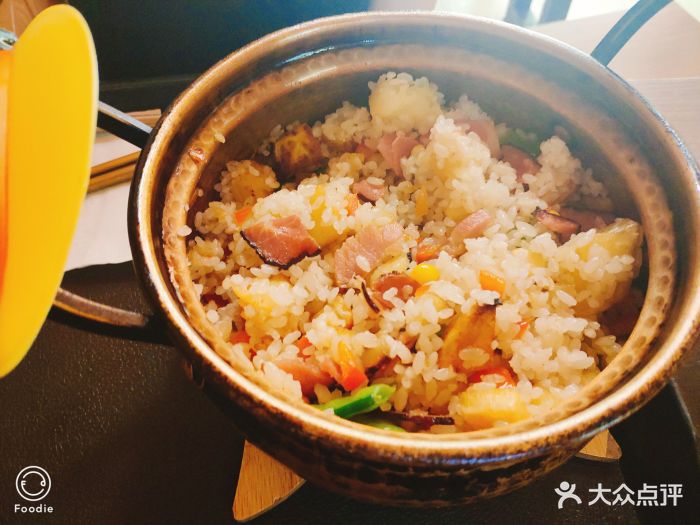 腊肉洋芋焖饭