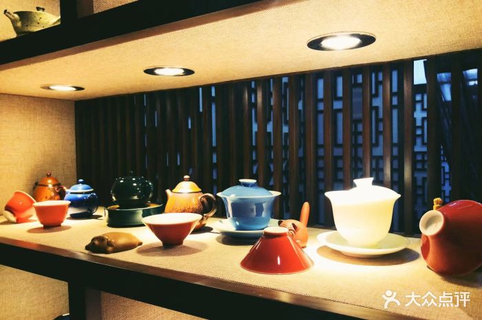 和闺蜜们周末小聚,吃完饭一查点评就找到这.