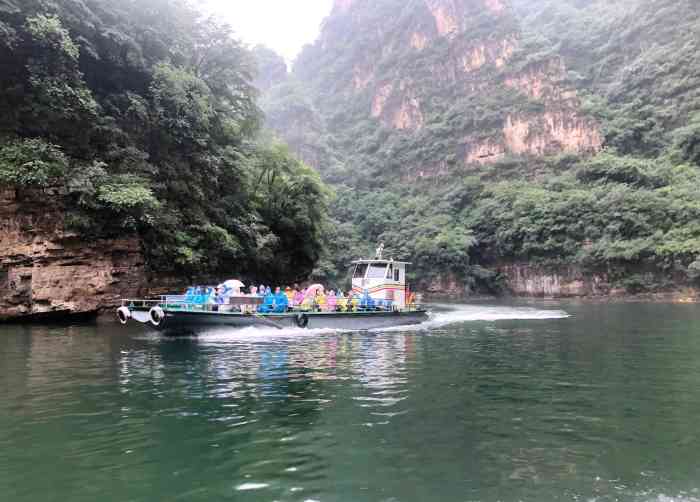 龙庆峡风景区-"景区里很好,青山绿水,可以划竹排,往里