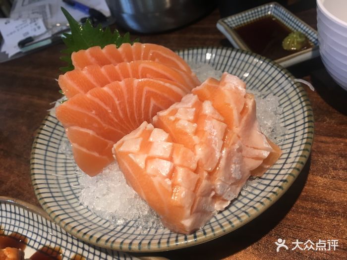精选三文鱼腩刺身