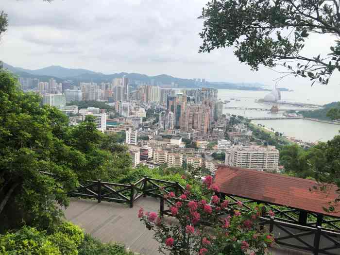 珠海景山公园-"到了山顶惊喜的发现周边的景色一览无遗时,.