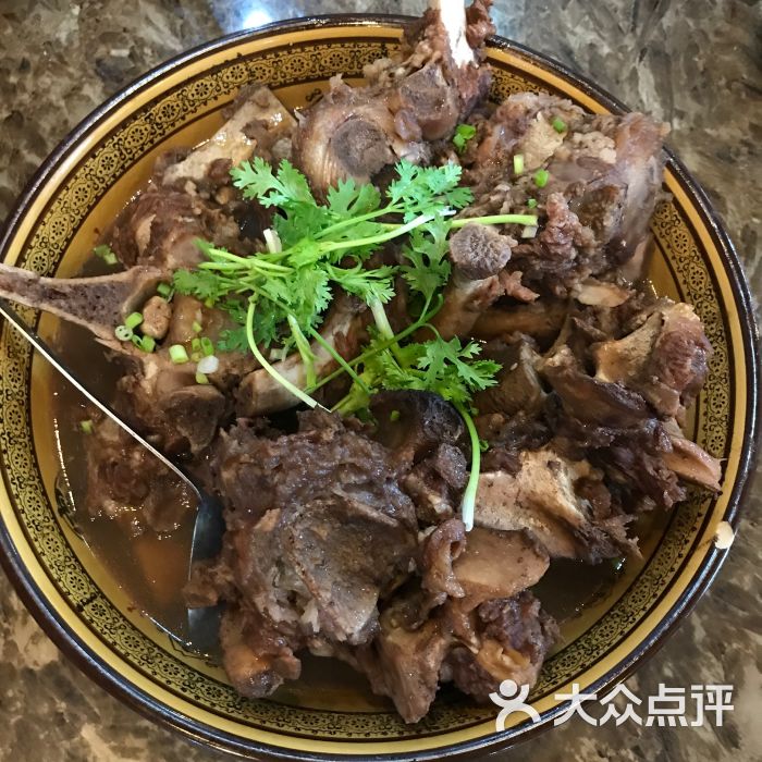 秘制酱香牛骨