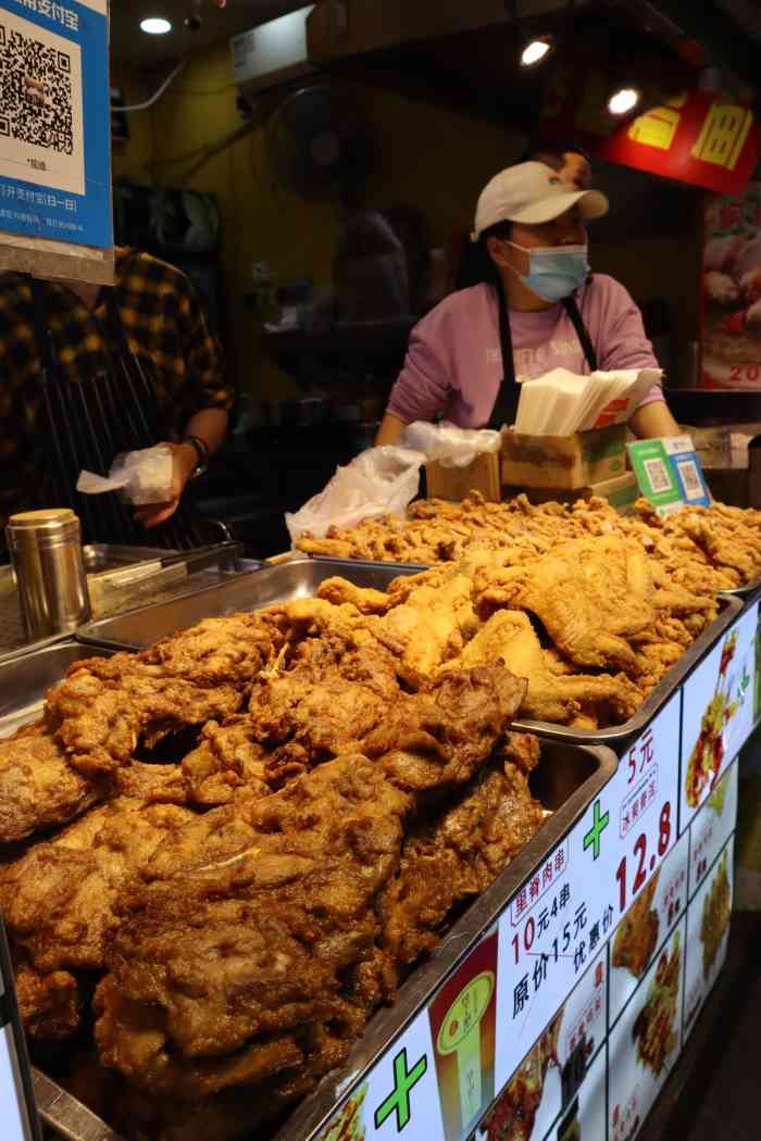 杨强香骨同安香骨鸡腿(泉州西街店)-"这家人很多,但是